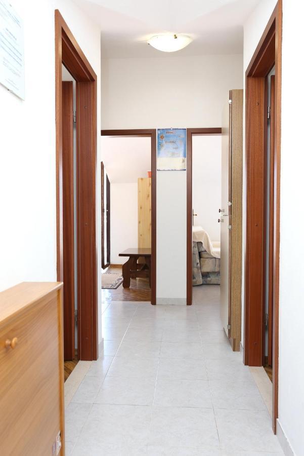 Family Friendly Seaside Apartments Razanj, Rogoznica - 10373 Extérieur photo