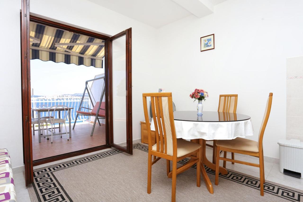 Family Friendly Seaside Apartments Razanj, Rogoznica - 10373 Extérieur photo