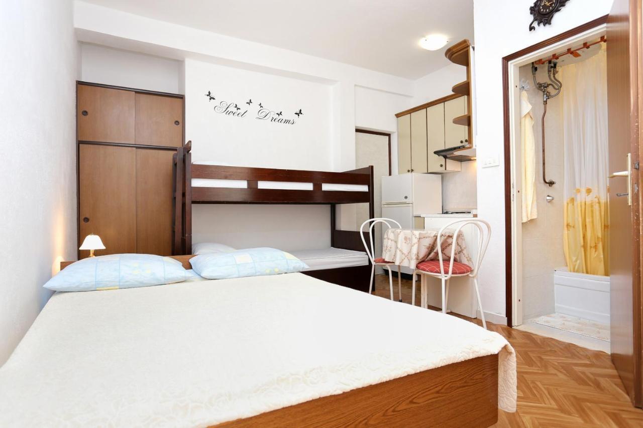 Family Friendly Seaside Apartments Razanj, Rogoznica - 10373 Extérieur photo