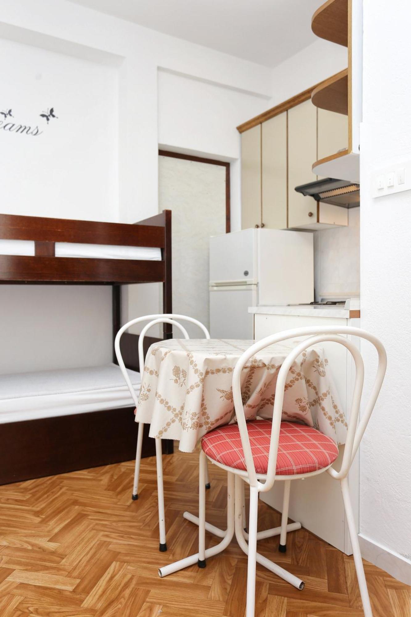 Family Friendly Seaside Apartments Razanj, Rogoznica - 10373 Chambre photo